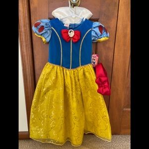 Disney Princess Snow White Dress & Crown, NWT, 3T.